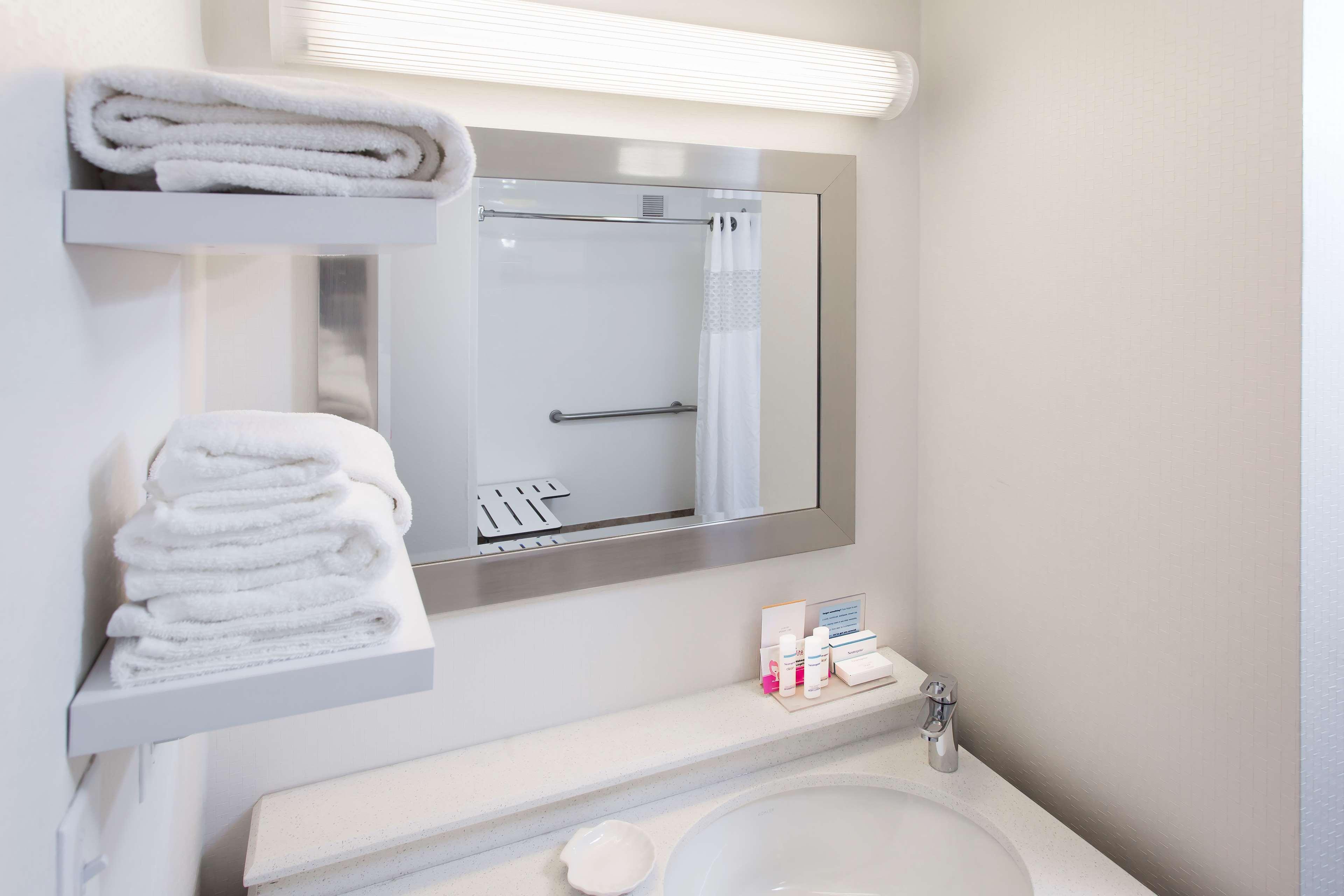 Hampton Inn Трой Екстер'єр фото