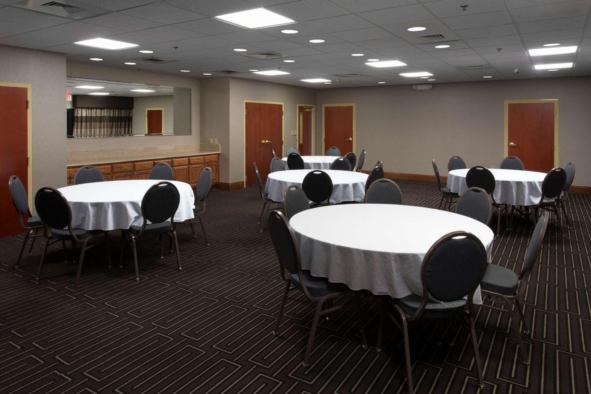 Hampton Inn Трой Екстер'єр фото