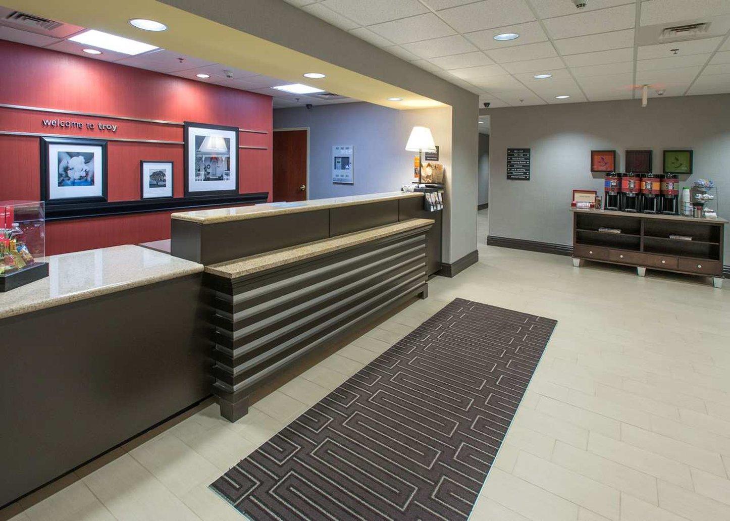Hampton Inn Трой Екстер'єр фото