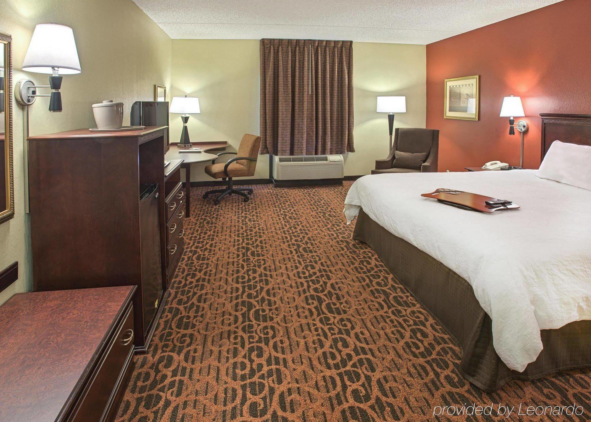 Hampton Inn Трой Екстер'єр фото